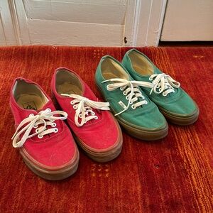 Lot of 2 pairs of vans, size 6.5 men’s (women’s)